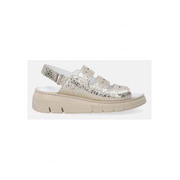 Sandale din piele cu platforma wedge si inchidere velcro