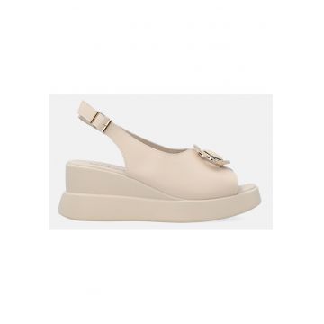 Sandale din piele cu platforma