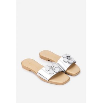 Sandale dama argintii din piele cu ornament model tip papuc