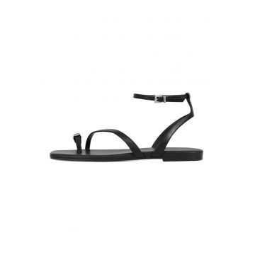 Sandale de piele cu inel pe deget - Negru