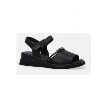 Sandale negre din piele cu un detalii decorative