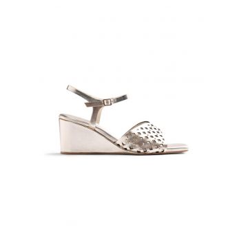 Sandale wedge de piele cu perforatii si nituri - Auriu platinat