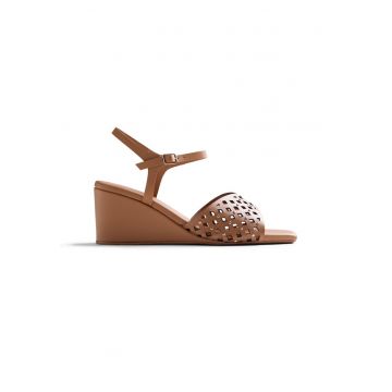 Sandale wedge de piele cu perforatii si nituri - Maro camel