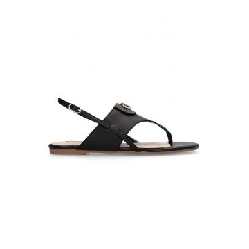 Sandale de piele cu bareta in T si aplicatie monograma metalica - Negru/Bej deschis