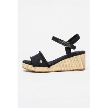 Sandale din material textil cu talpa wedge si franjuri - Auriu/Negru