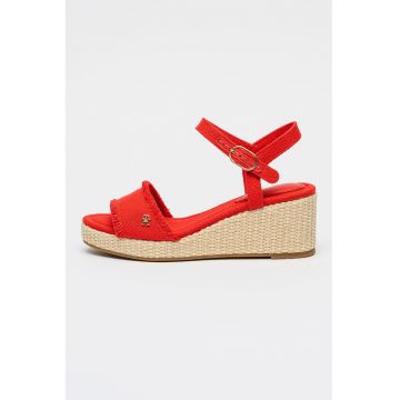 Sandale din material textil cu talpa wedge si franjuri - Auriu/Rosu vermillion