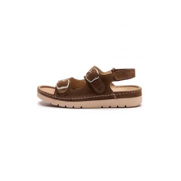 Sandale flatform din piele intoarsa cu catarama - Maro pamantiu