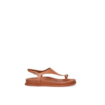 Sandale de piele cu bareta pe deget Silvana Chic - Maro