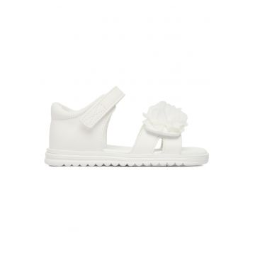 Sandale fete  alb - piele ecologica - inchidere velcro - flori decorative
