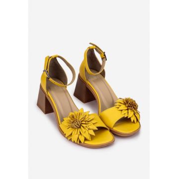 Sandale dama galbene  din piele cu ornament floare