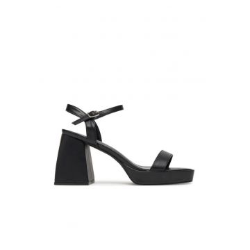 Sandale cu toc dama -  negru