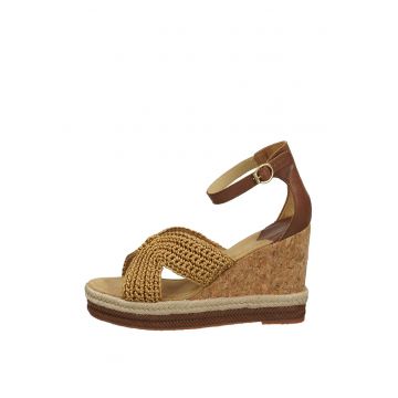 Sandale cu talpa wedge si insertii din material textil