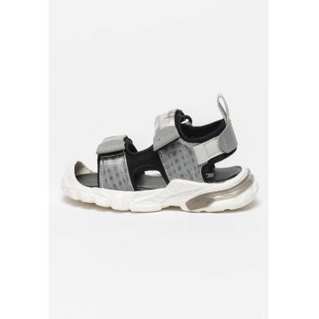 Sandale ajustabile cu inchidere velcro Sandale ajustabile cu inchidere velcro
