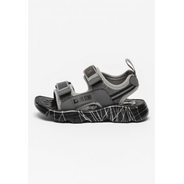 Sandale din plasa cu inchidere velcro Sandale din plasa cu inchidere velcro