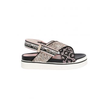 Sandale flatform cu model logo si bareta stralucitoare Sandale flatform cu model logo si bareta stralucitoare