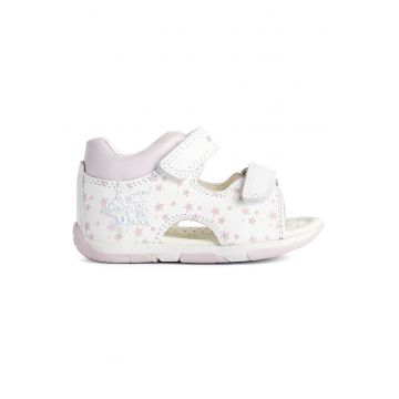 Sandale cu velcro si imprimeu cu stele Sandale cu velcro si imprimeu cu stele