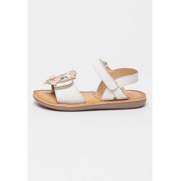 Sandale de piele cu aplicatie in forma de bufnita Clodibou Sandale de piele cu aplicatie in forma de bufnita Clodibou