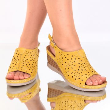 Sandale piele ecologica galbene Zora